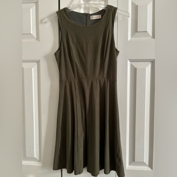 Olive Green Sleeveless Dress with Zipper Back - Picture 1 of 3